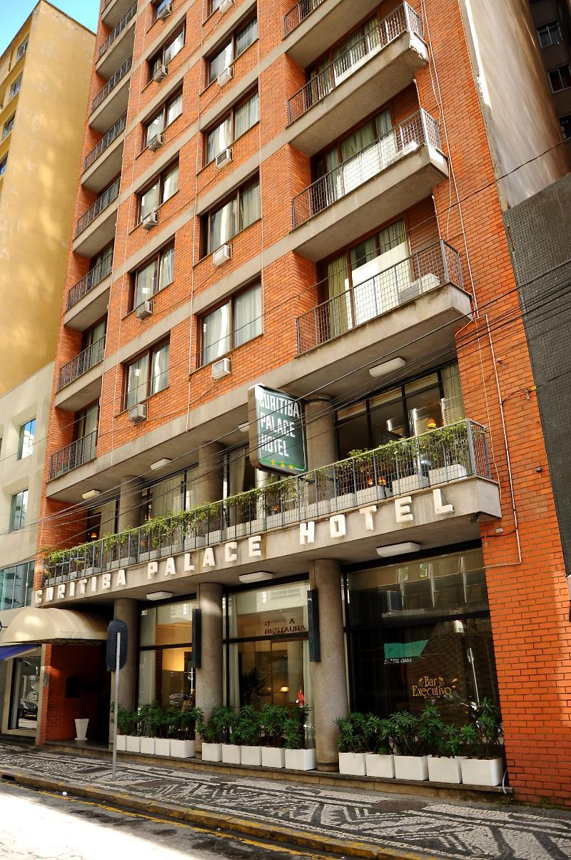 酒店 Palace